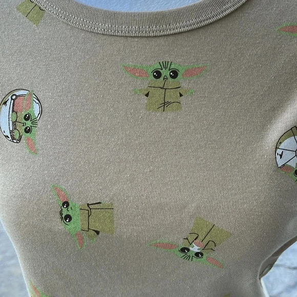 DISNEY Star Wars NWT Mandalorian Crop top size XL and Socks - Picture 6 of 7